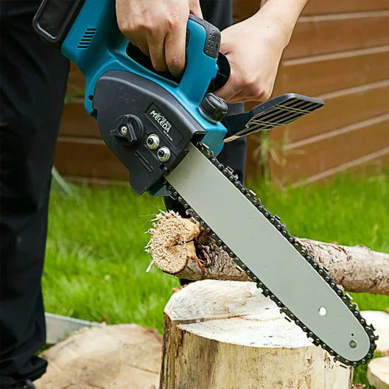 Makita aku lancana testera 128v dve baterije