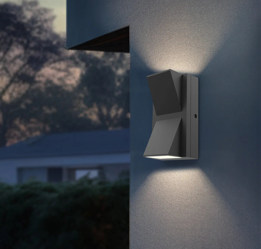 Zidna lampa za kuce i zgrade toplo bela