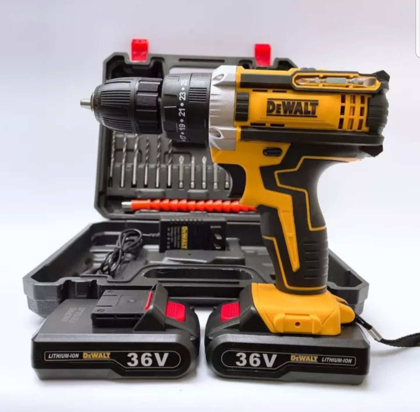 Aku šrafilica/bušilica/cekic 36v,pribor, dve baterije