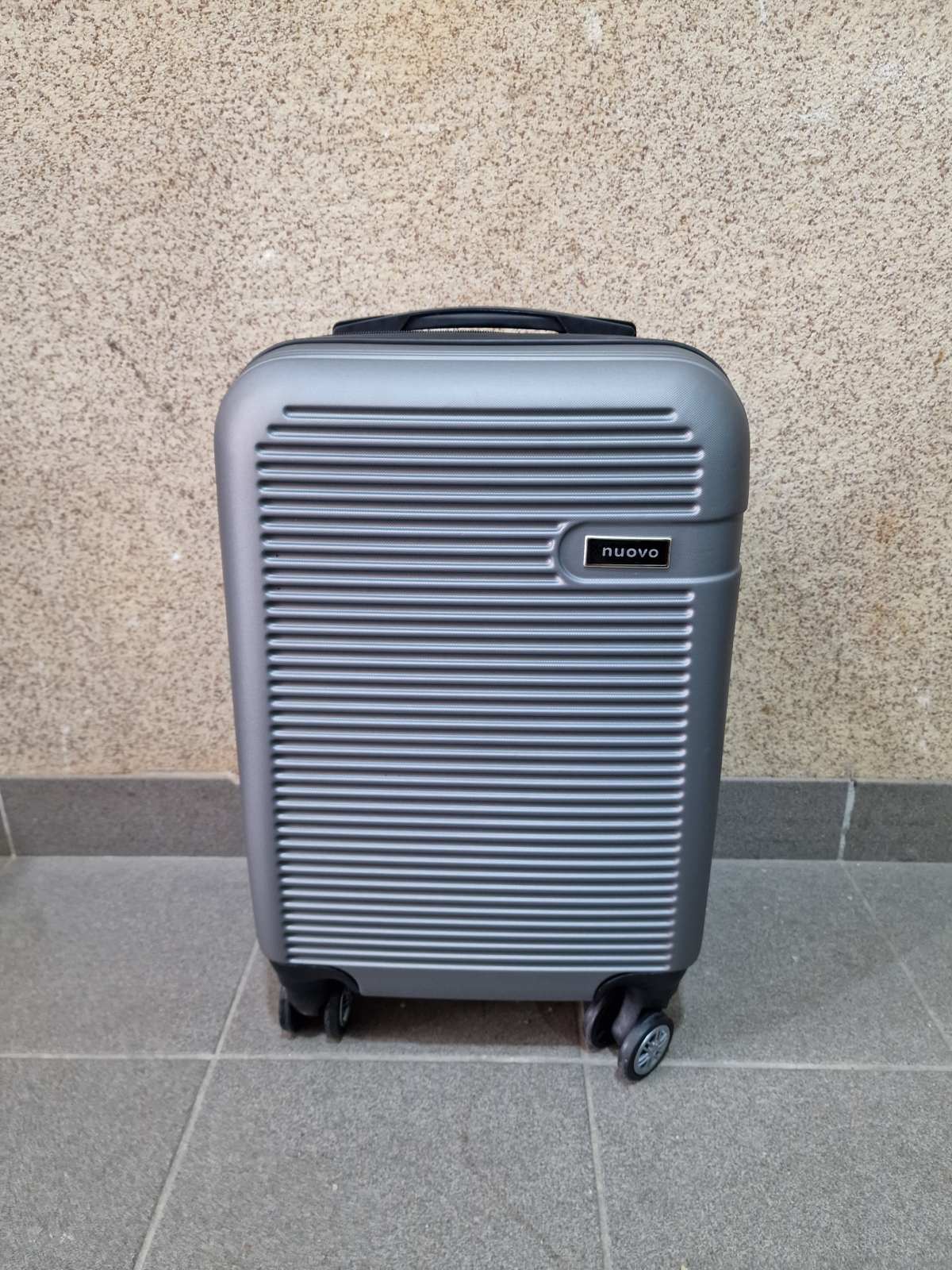 Kofer za putovanje od ABS sa 4 točkića kabinski Sivi