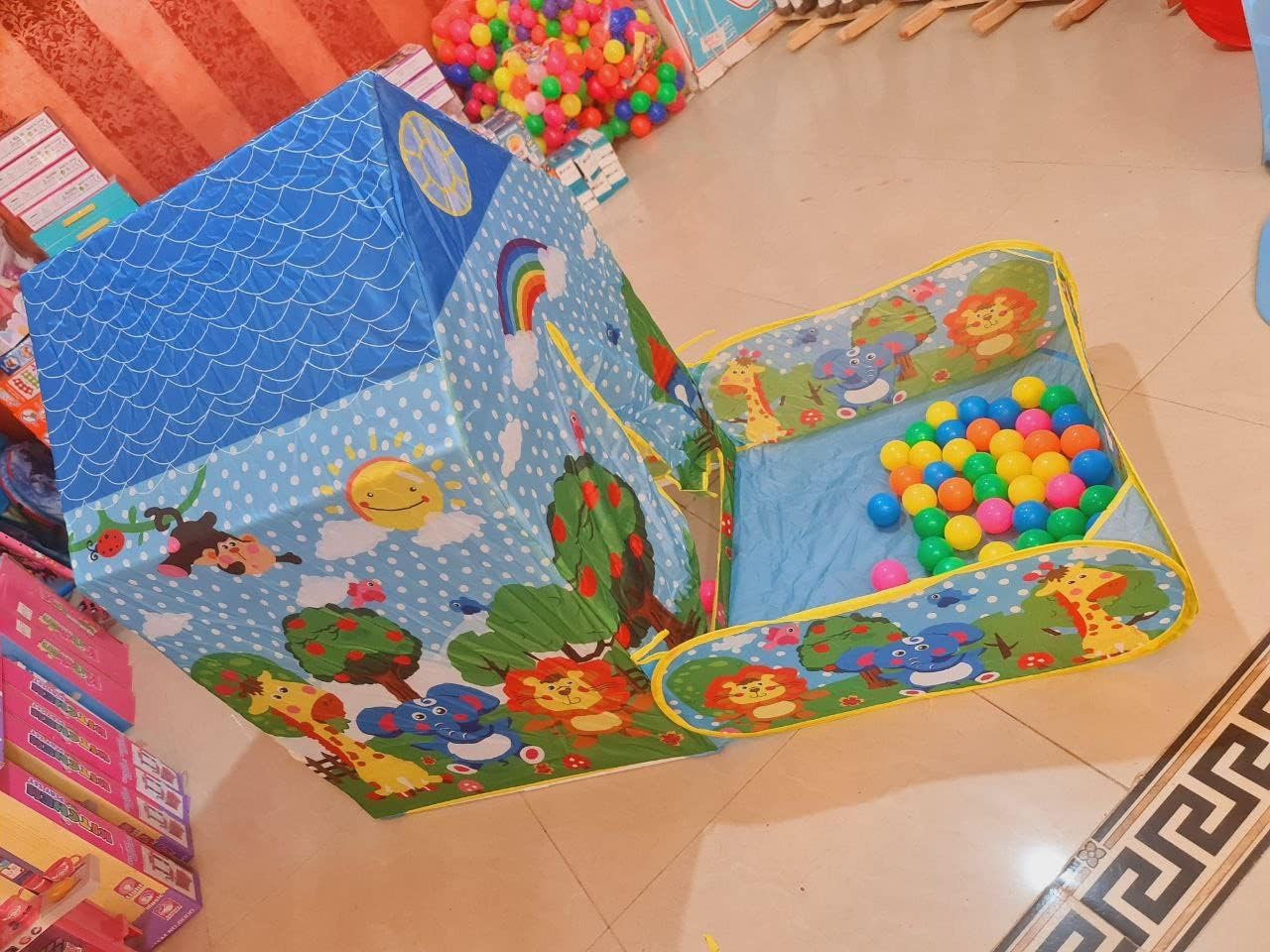 Dečiji šator kućica sa dvorištem i lopticama