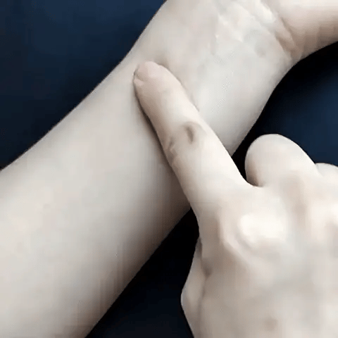 Mini Kofer sa Šminkom i Ogledalom – Prenosna Paleta za Profesionalni Make-up