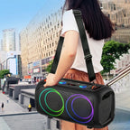 Karaoke Bluetooth zvučnik ZQS-L17 40W sa dva bežična mikrofona, RGB LED osvetljenjem, Bluetooth 5.0 povezivanjem, FM radiom, USB i TF podrškom za proslave i karaoke zabavu.