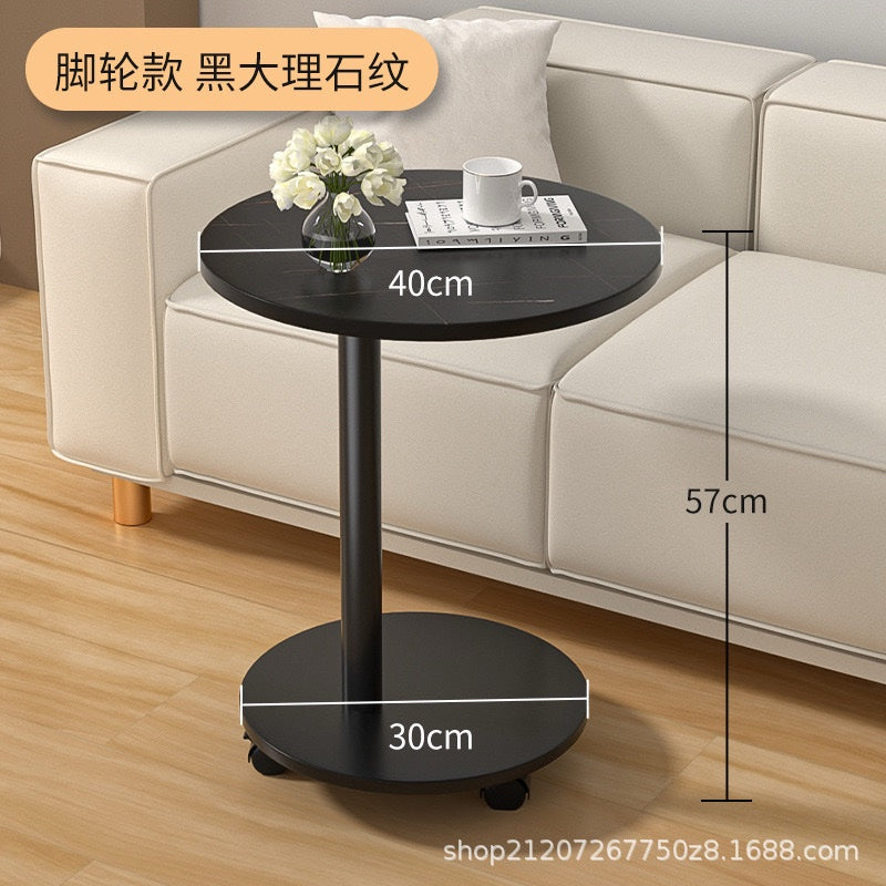 Klub sto sa tockicima crni