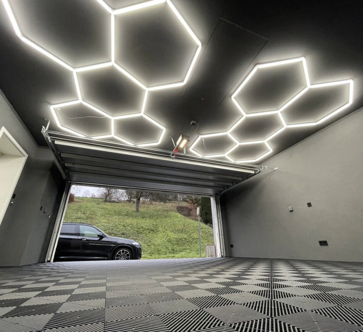 LED Hexagonalna Rasveta za Garažu 168W – Plafonska Rasveta za Auto Detailing