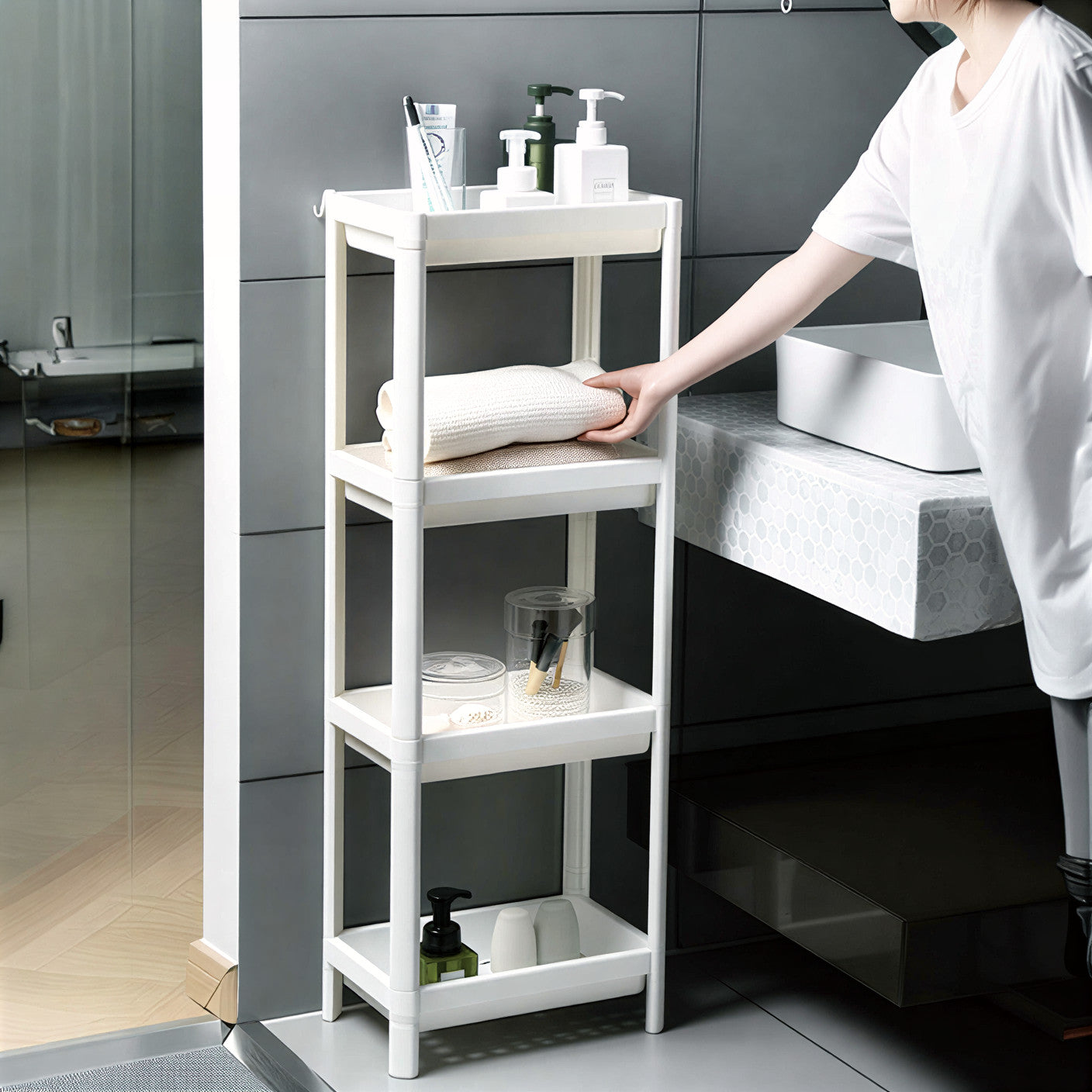 Polica za Kupatilo sa 4 Nivoa – Organizacija i Stil za Vaš Prostor