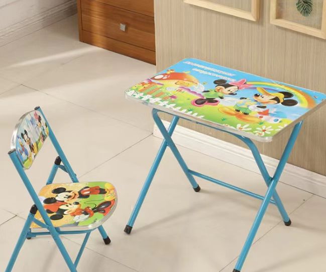 Rasklapajuci sto i stolica za decu