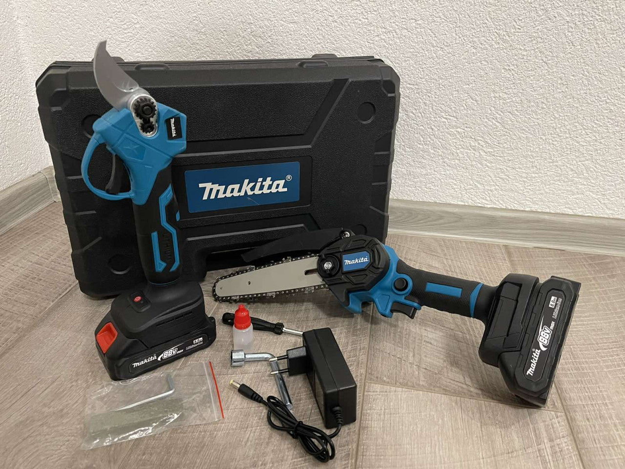 Makita aku set Testera i Makaze 88v dve baterije