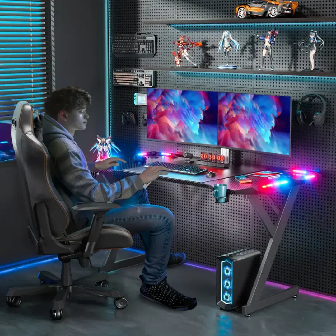 RGB Gaming Sto sa LED Osvetljenjem – Gejmerski Sto za PC